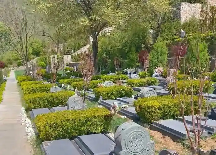 北京家族墓地的多样样式与价格概览