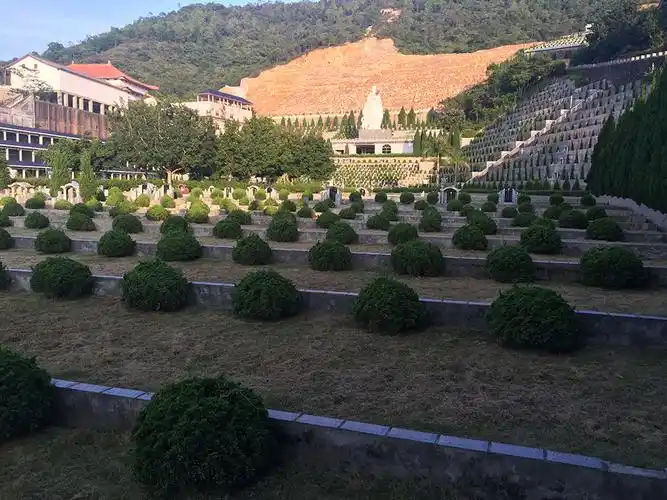 生命美学,陵园环境,艺术墓碑,北京墓穴,九公山陵园